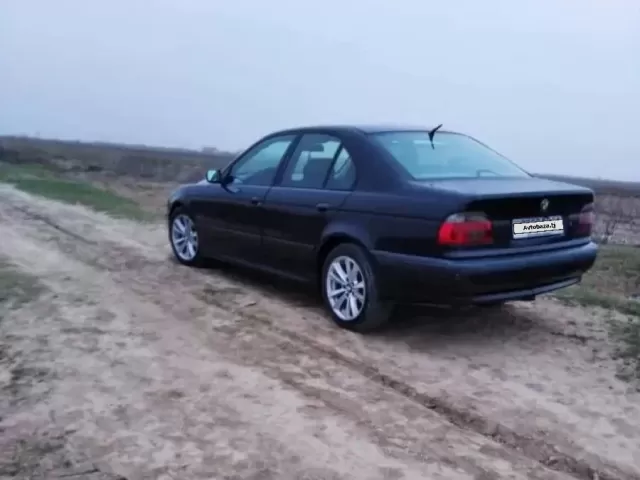 BMW 5 Series 520 1, avtobaza.tj