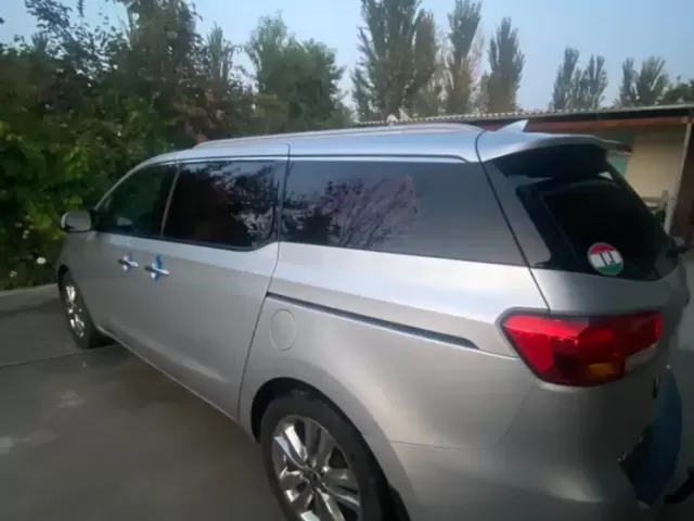 Kia Carnival 1, avtobaza.tj