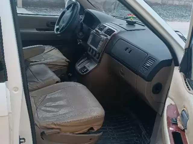 Kia Carnival, 2001 1, avtobaza.tj
