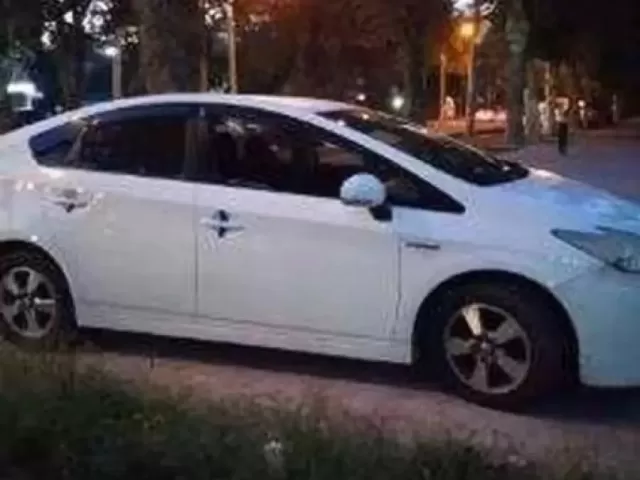 Toyota Prius 1, avtobaza.tj