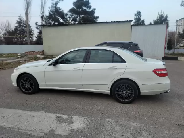 Mercedes-Benz E class, 2010 1, avtobaza.tj