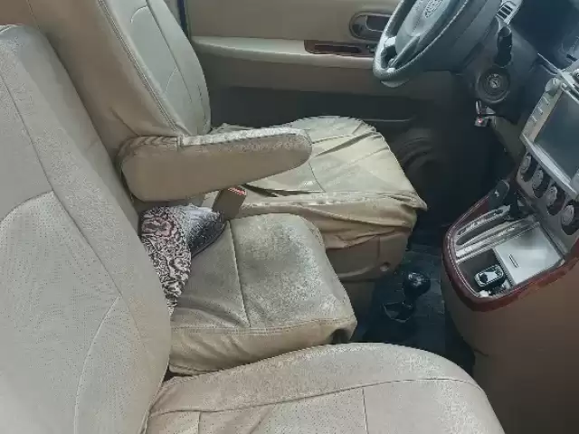 Kia Carnival, 2001 1, avtobaza.tj