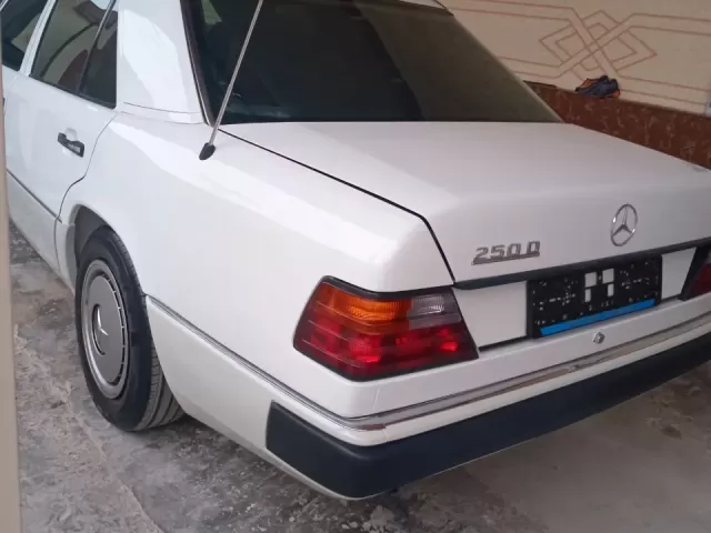 Mercedes-Benz W124 1, avtobaza.tj