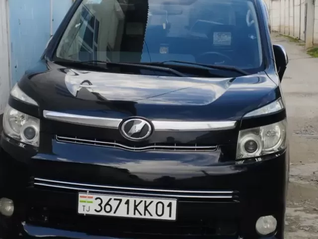 Toyota Voxy, 2009 1, avtobaza.tj
