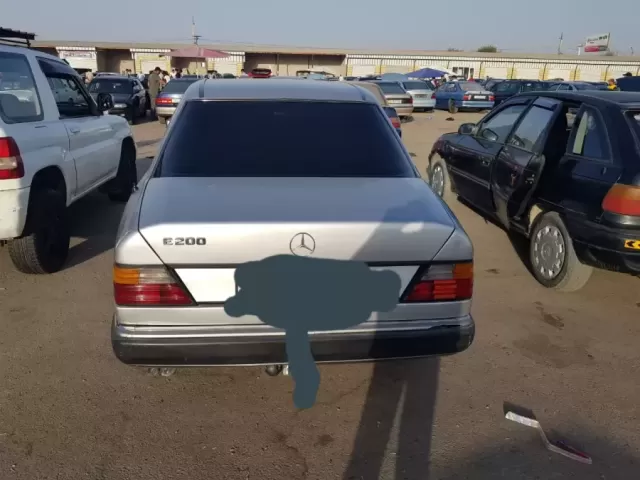 Mercedes-Benz W124 1, avtobaza.tj