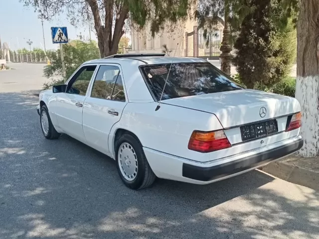 Mercedes-Benz W124, 1992 1, avtobaza.tj