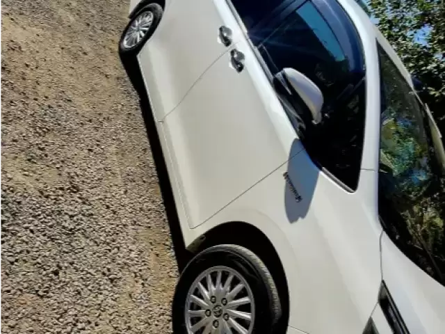 Toyota Voxy, 2015 1, avtobaza.tj