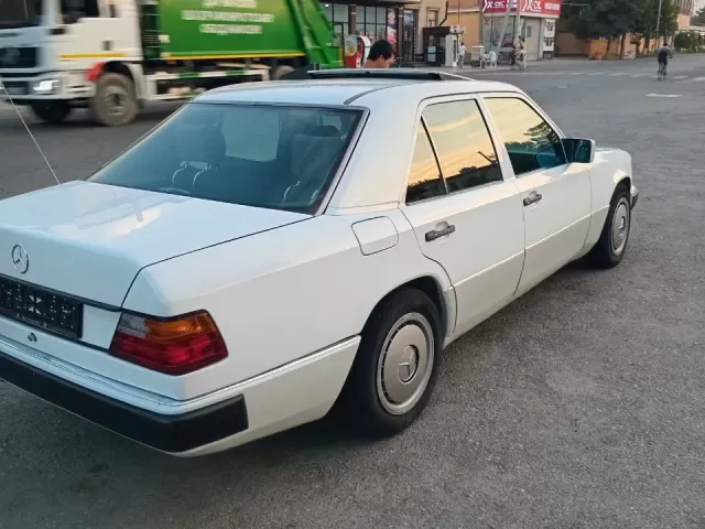 Mercedes-Benz W124 1, avtobaza.tj