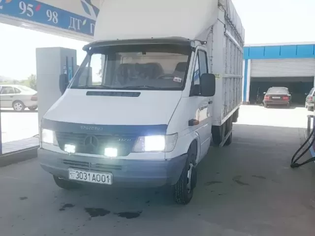 Грузовики Mercedes-Benz 1, avtobaza.tj