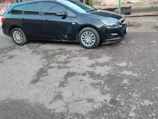 Opel Astra J, 2015 1, avtobaza.tj