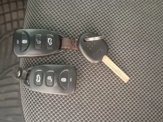 Hyundai Solaris, 2012 1, avtobaza.tj