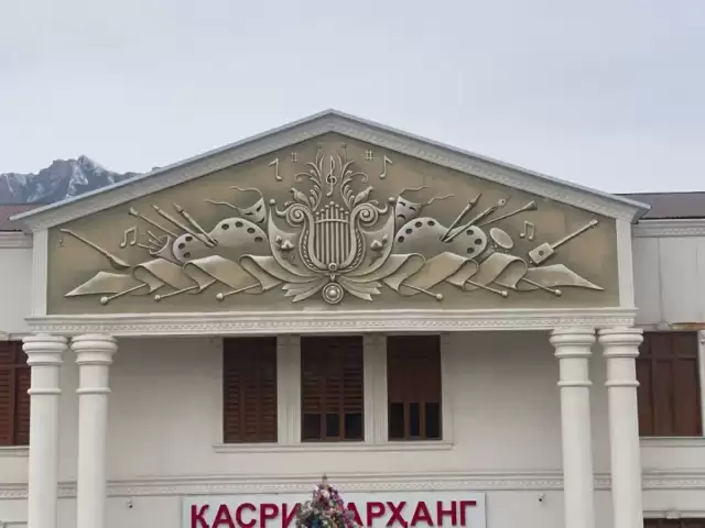 Барельеф на стене 1, farmo.tj