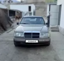 Mercedes-Benz W124, 1987 в Кушониён (Бохтар)