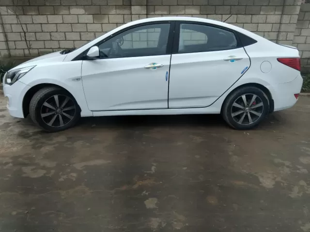 Hyundai Solaris 1, avtobaza.tj