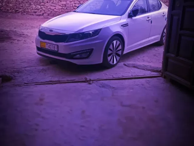 Kia K5, 2010 1, avtobaza.tj