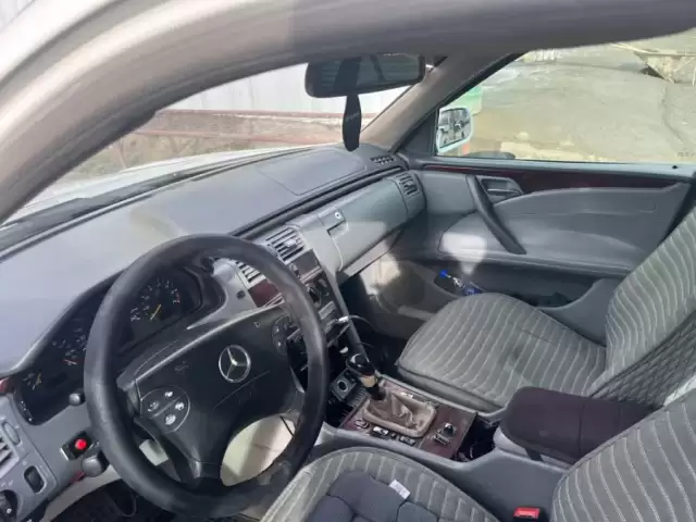 Mercedes-Benz E class, 2001 1, avtobaza.tj