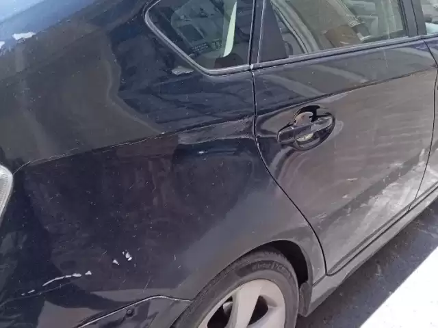 Toyota Prius, 2010 1, avtobaza.tj