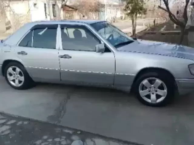 Mercedes-Benz W124, 1993 1, avtobaza.tj