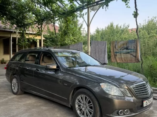 Mercedes-Benz E class, 2010 1, avtobaza.tj