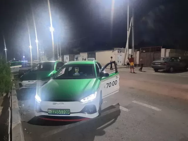 BYD E2, 2024 1, avtobaza.tj