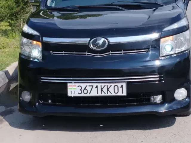 Toyota Voxy, 2009 1, avtobaza.tj