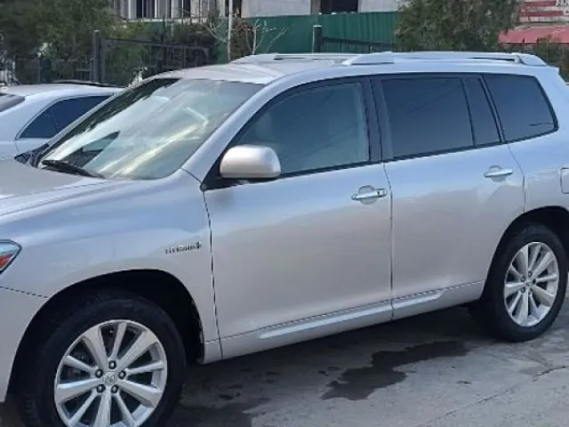 Toyota Highlander 1, avtobaza.tj