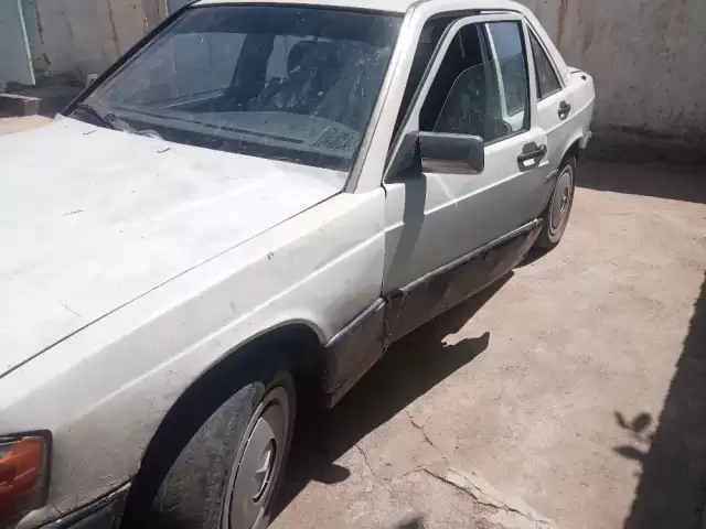 Mercedes-Benz W201, 1990 1, avtobaza.tj Mercedes-Benz W201, 1990 1, avtobaza.tj