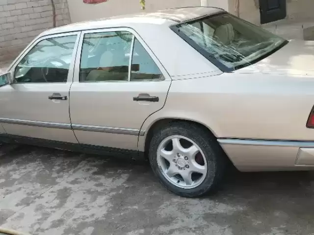 Mercedes-Benz W124, 1989 1, avtobaza.tj