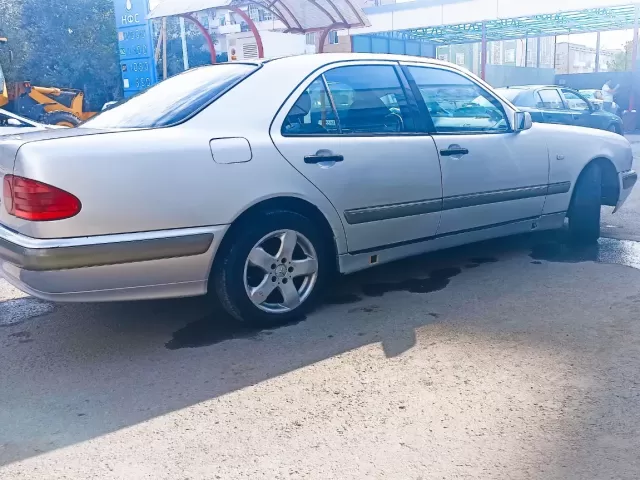 Mercedes-Benz E class 1, avtobaza.tj