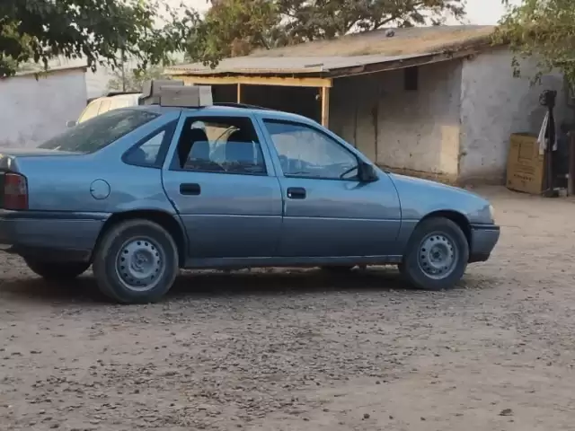 Opel Vectra A, 1990 1, avtobaza.tj