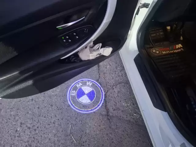 BMW 3 Series 320i, 2014 1, avtobaza.tj