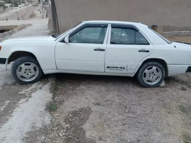 Mercedes-Benz W124, 1990 1, avtobaza.tj