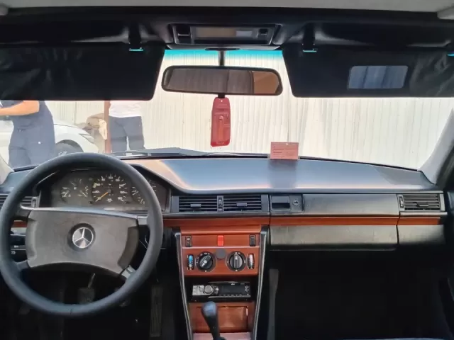 Mercedes-Benz W124, 1992 1, avtobaza.tj