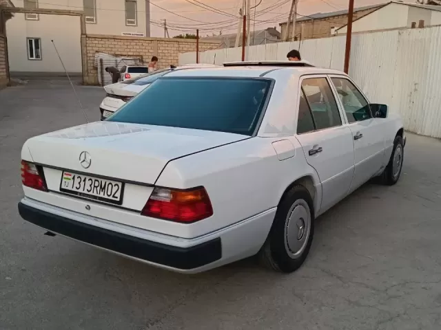 Mercedes-Benz W124, 1992 1, avtobaza.tj
