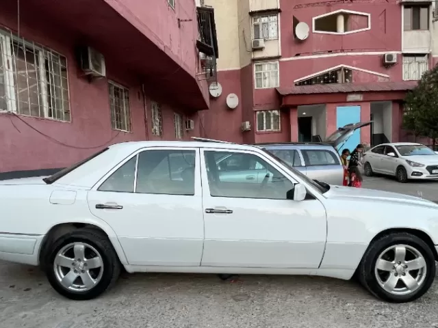 Mercedes-Benz W124, 1995 1, avtobaza.tj