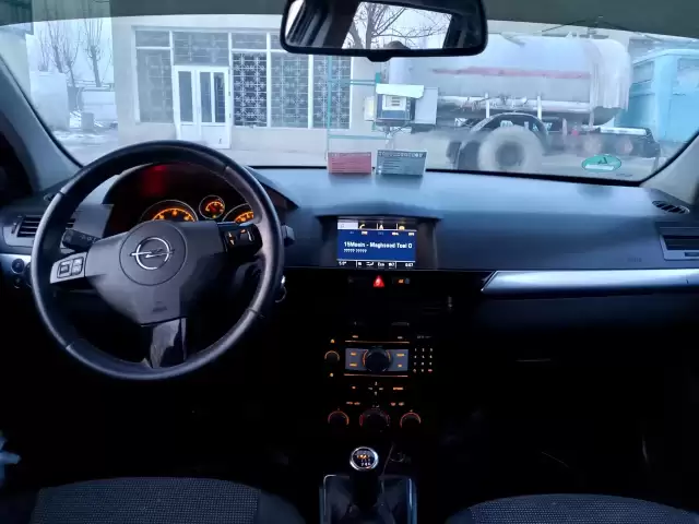 Opel Astra H, 2010 1, avtobaza.tj