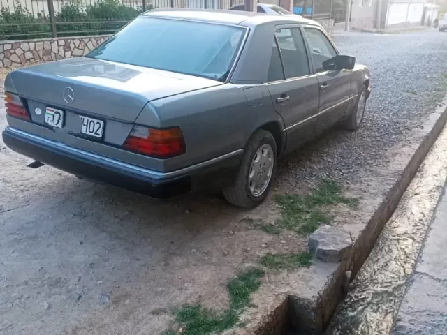 Mercedes-Benz W124, 1990 1, avtobaza.tj