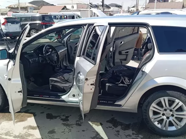 Opel Astra H, 2010 1, avtobaza.tj