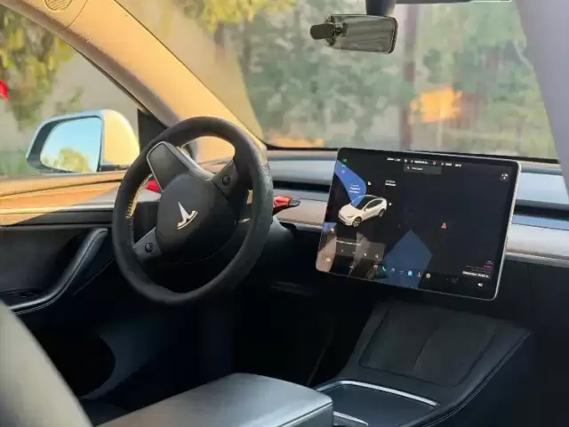 Tesla Model Y, 2023 1, avtobaza.tj