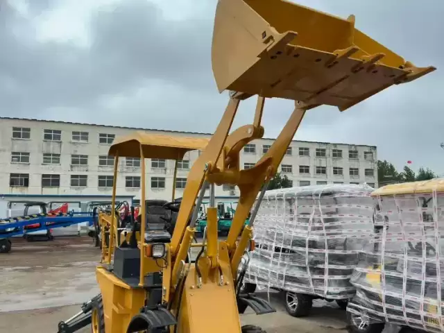 Экскаватор погрузчик, 2025 1, avtobaza.tj