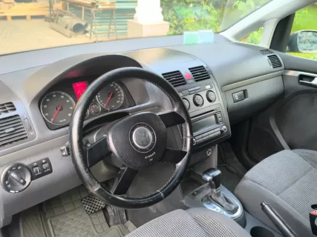 Volkswagen Touran, 2006 1, avtobaza.tj