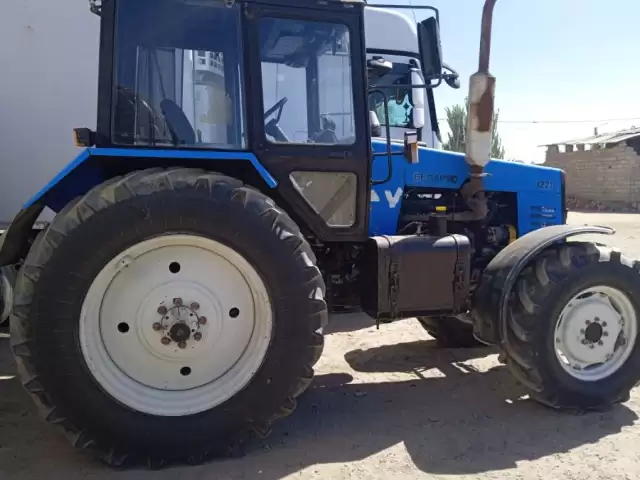 Трактор мтз 1221, 2011 1, avtobaza.tj