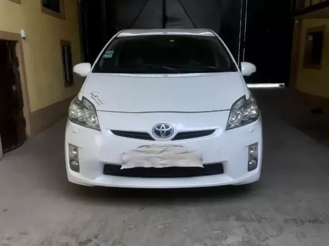 Toyota Prius, 2011 1, avtobaza.tj