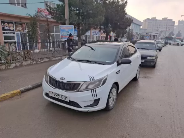 Kia Rio 1, avtobaza.tj