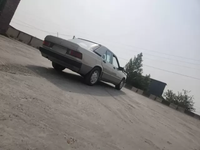 Mercedes-Benz E class, 1992 1, avtobaza.tj