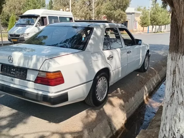 Mercedes-Benz W124, 1992 1, avtobaza.tj