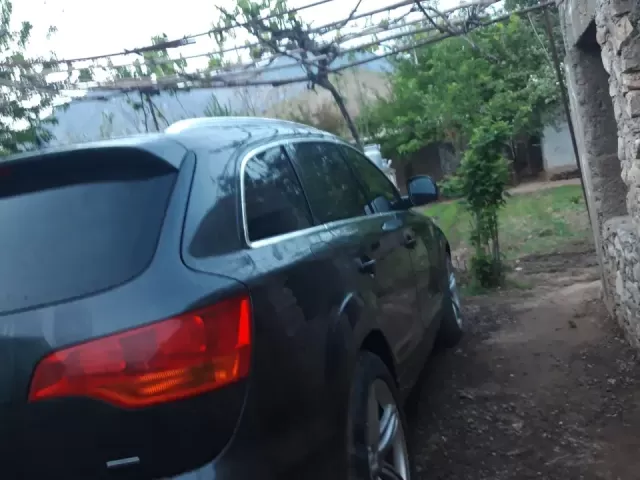 Audi Q7 1, avtobaza.tj