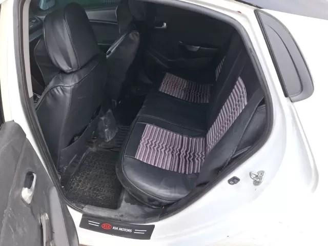 Kia Rio 1, avtobaza.tj