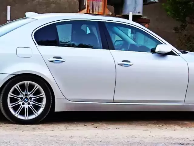 BMW 5 Series 518, 2009 1, avtobaza.tj