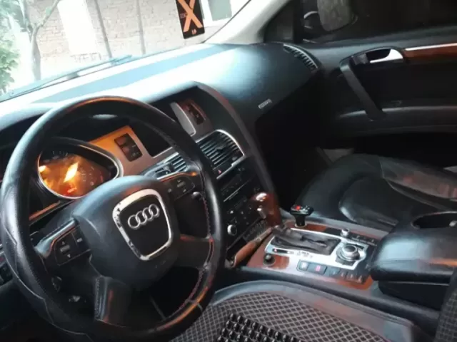 Audi Q7 1, avtobaza.tj